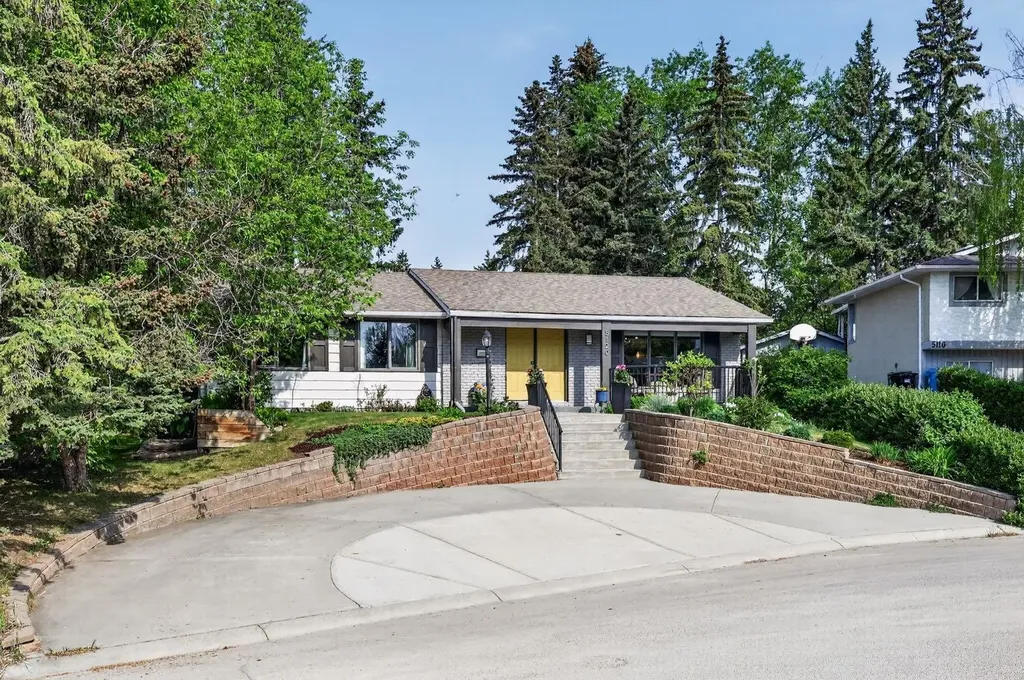5120 Dalham Crescent NW Calgary AB T3A 1L7
