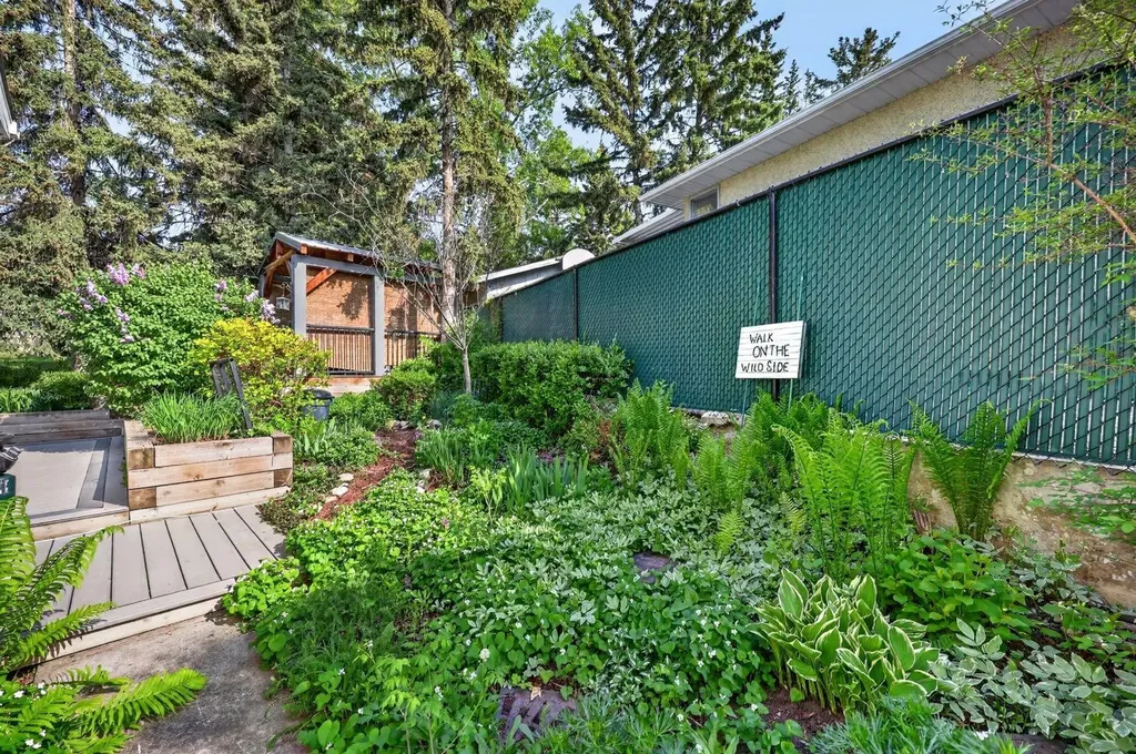 5120 Dalham Crescent NW Calgary AB T3A 1L7