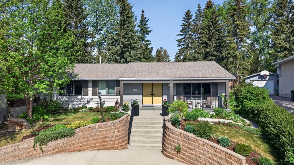 5120 Dalham Crescent NW Calgary AB T3A 1L7
