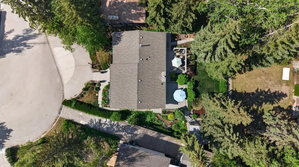 5120 Dalham Crescent NW Calgary AB T3A 1L7