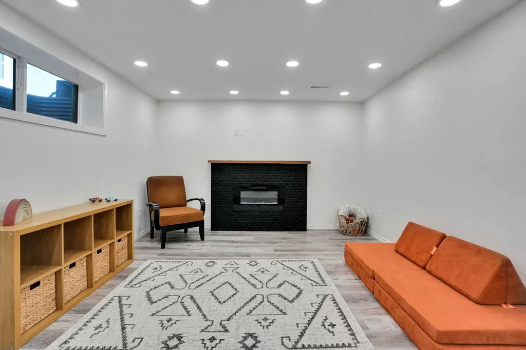 209 Copperpond Parade SE Calgary AB T2Z 5B2