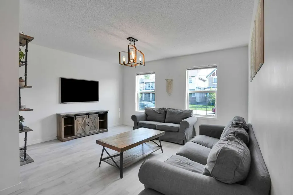 209 Copperpond Parade SE Calgary AB T2Z 5B2