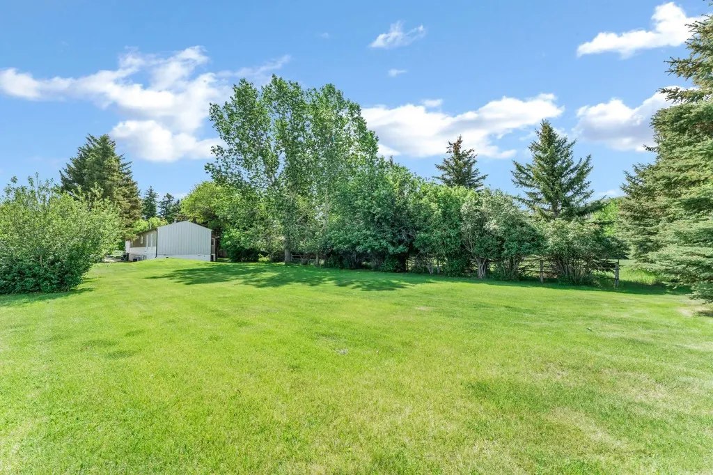 20 Josephine Avenue SW Redcliff AB T0J2P0