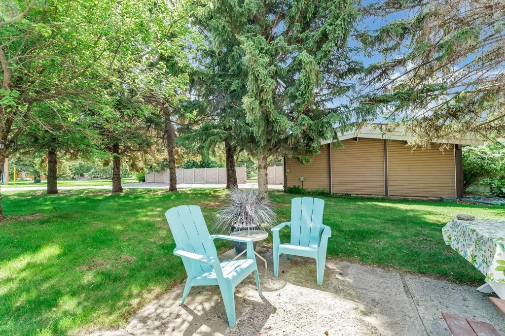 20 Josephine Avenue SW Redcliff AB T0J2P0