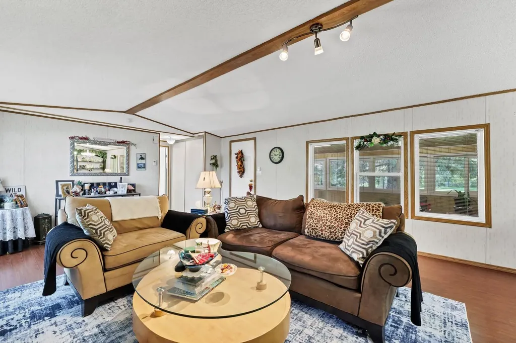 20 Josephine Avenue SW Redcliff AB T0J2P0