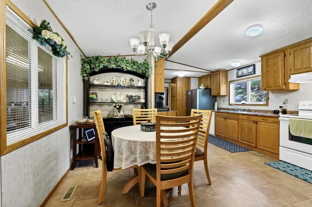20 Josephine Avenue SW Redcliff AB T0J2P0