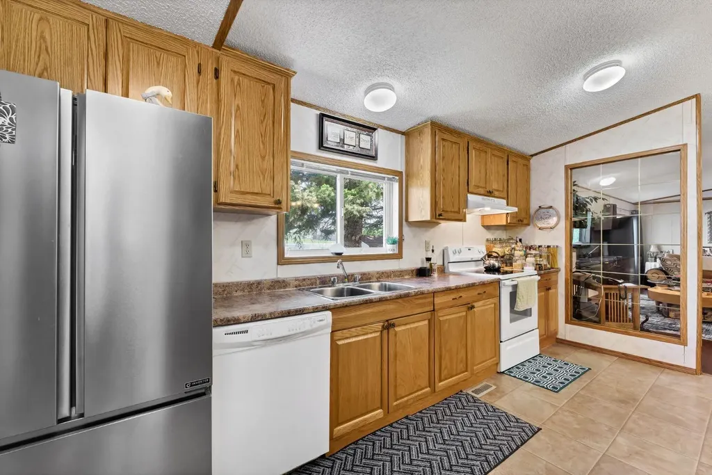 20 Josephine Avenue SW Redcliff AB T0J2P0