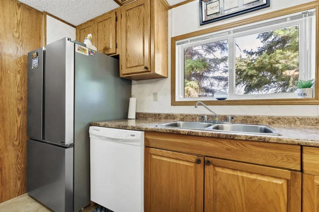 20 Josephine Avenue SW Redcliff AB T0J2P0