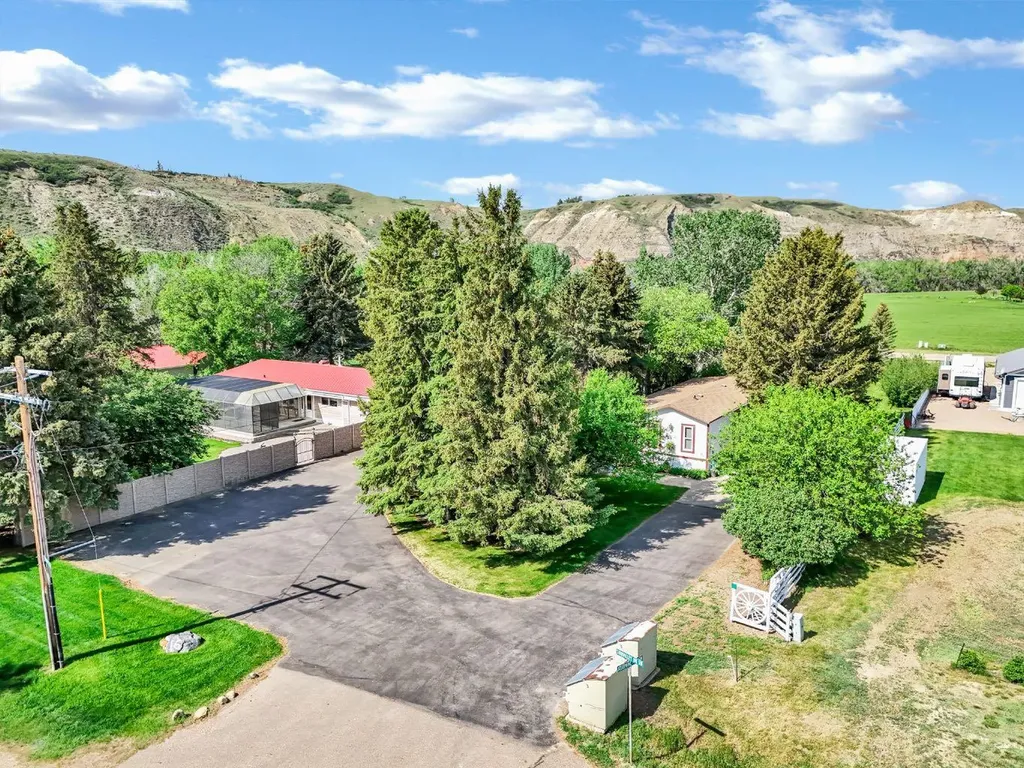 20 Josephine Avenue SW Redcliff AB T0J2P0