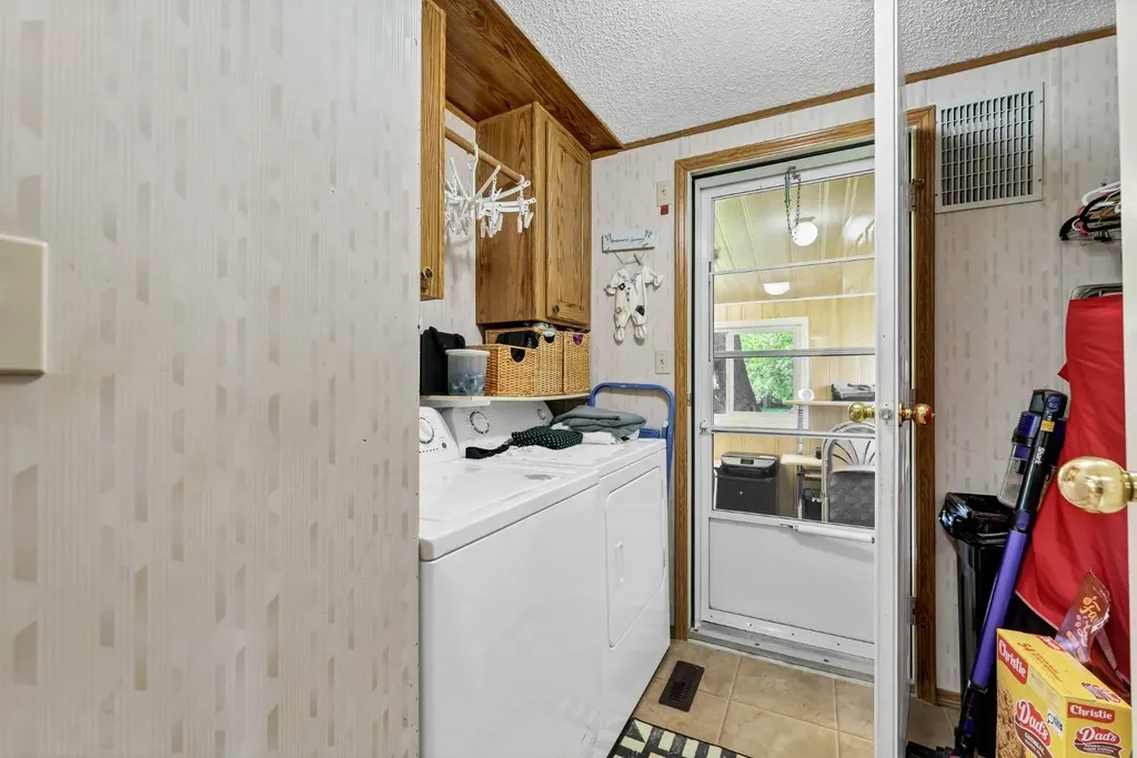 20 Josephine Avenue SW Redcliff AB T0J2P0