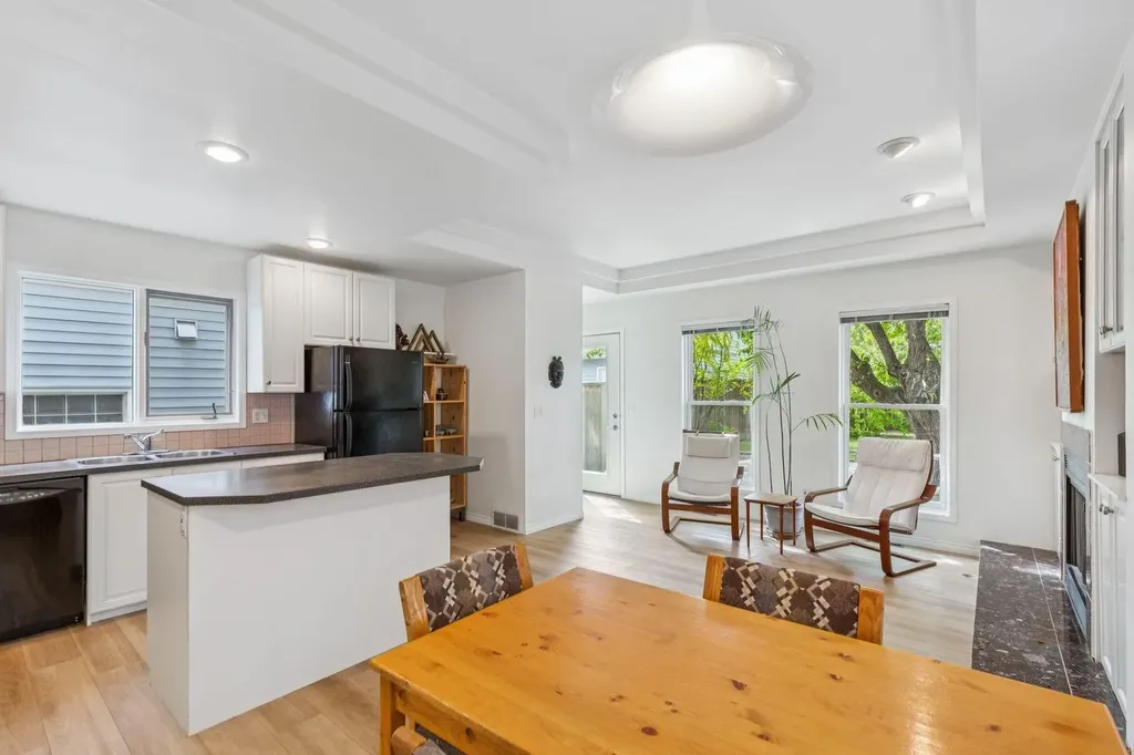 419 21 Avenue NW Calgary AB T2M 1J6
