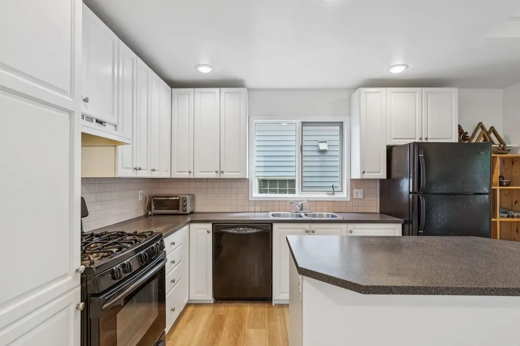 419 21 Avenue NW Calgary AB T2M 1J6