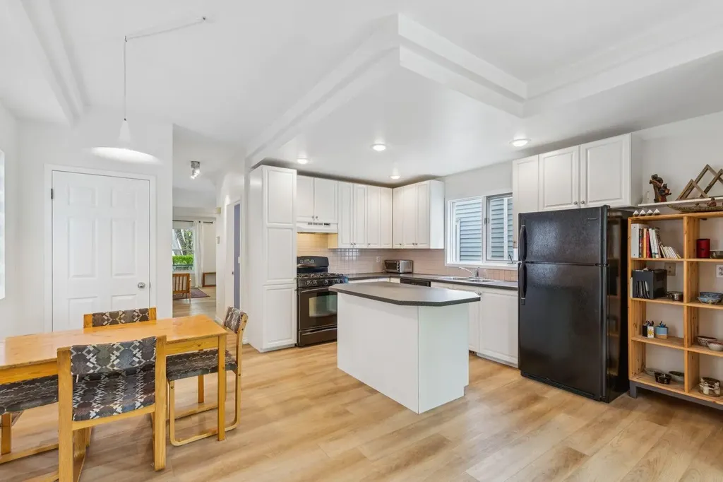 419 21 Avenue NW Calgary AB T2M 1J6