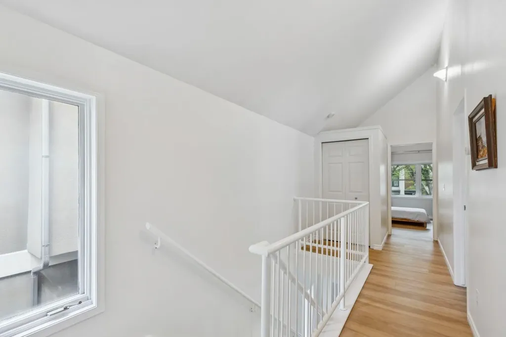 419 21 Avenue NW Calgary AB T2M 1J6