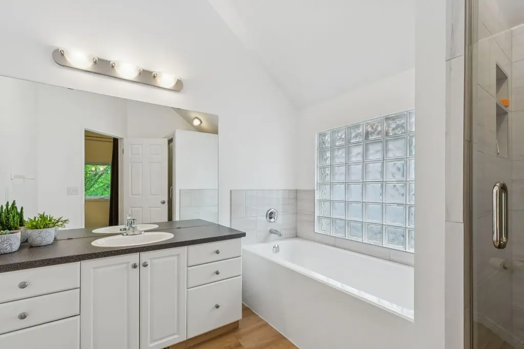 419 21 Avenue NW Calgary AB T2M 1J6