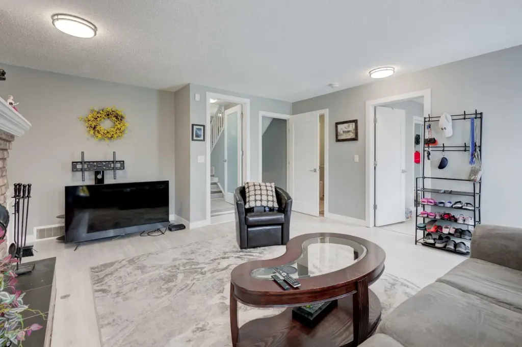 67 Deersaxon Circle SE Calgary AB T2J6R5