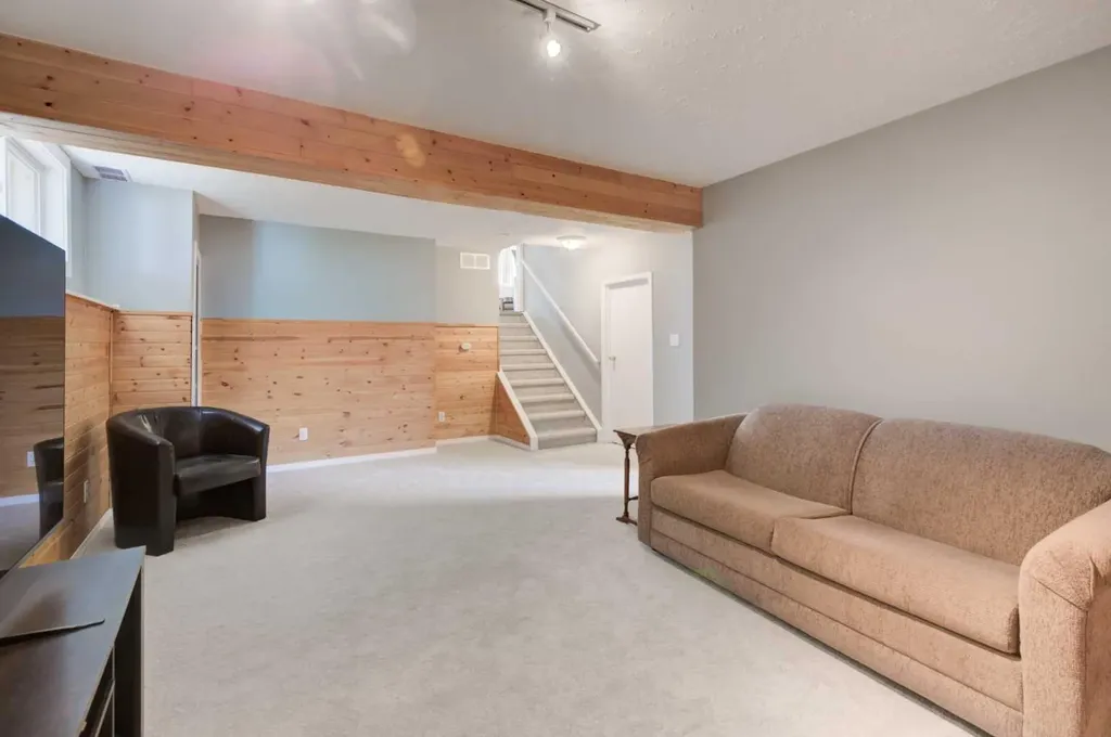 67 Deersaxon Circle SE Calgary AB T2J6R5