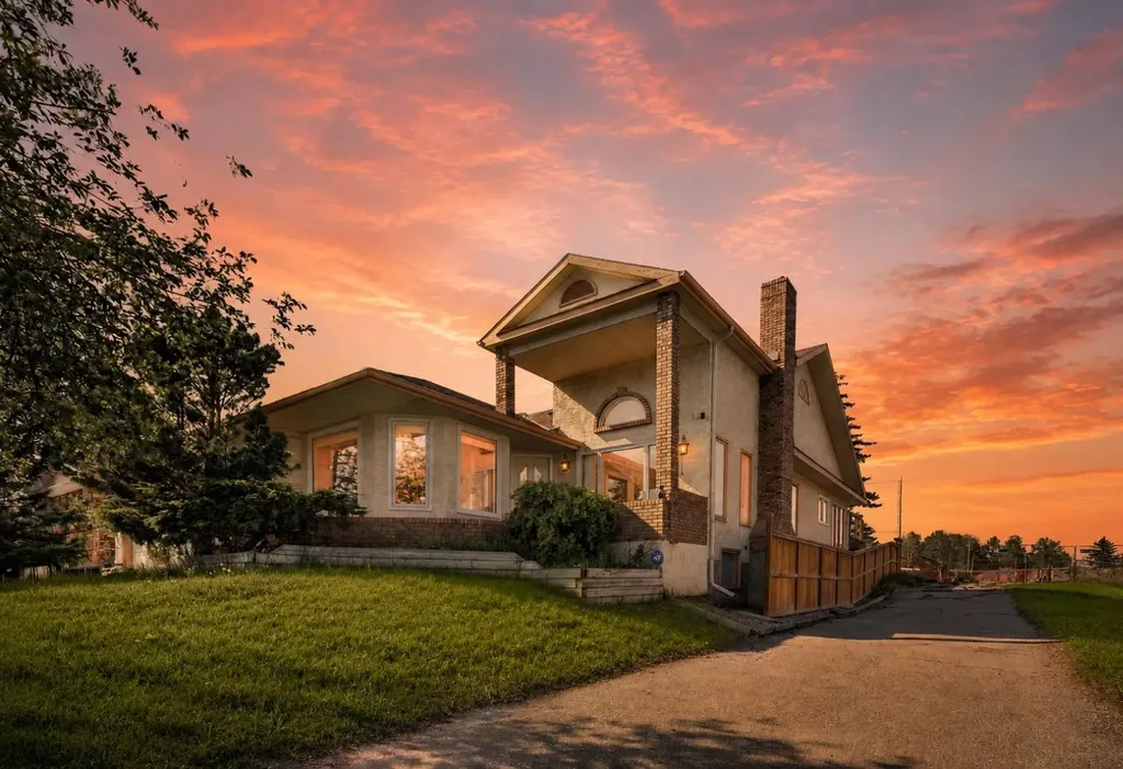 876 Shawnee Drive SW Calgary AB T2Y 1X3