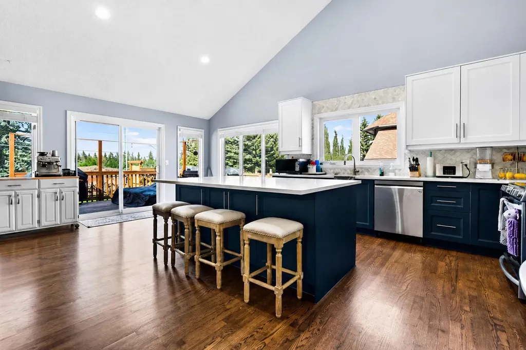 876 Shawnee Drive SW Calgary AB T2Y 1X3