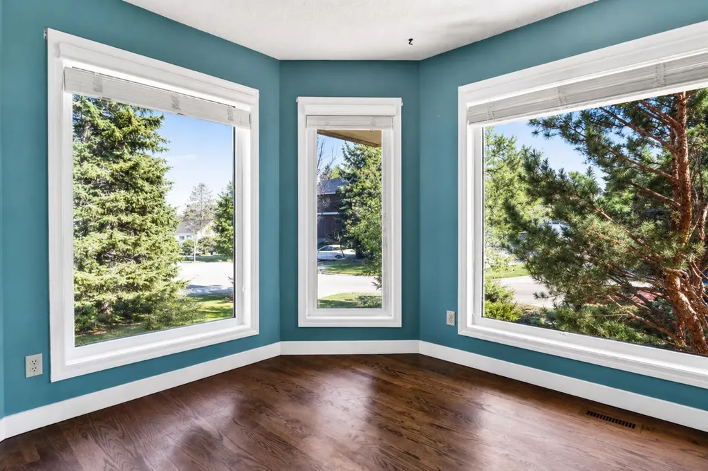 876 Shawnee Drive SW Calgary AB T2Y 1X3