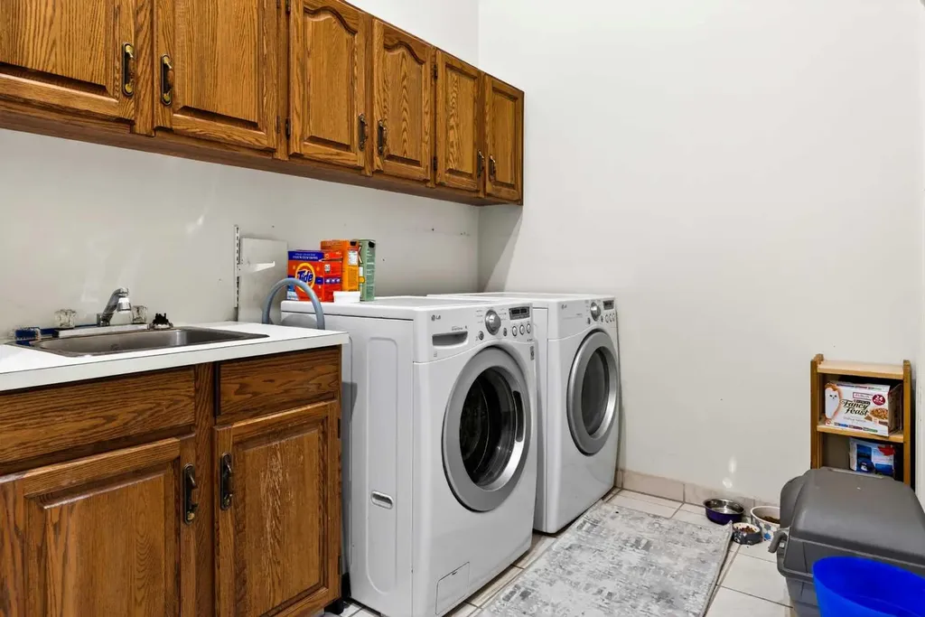 876 Shawnee Drive SW Calgary AB T2Y 1X3