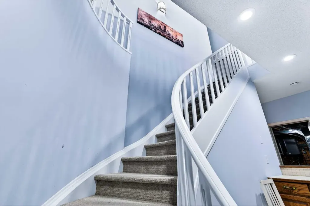 876 Shawnee Drive SW Calgary AB T2Y 1X3