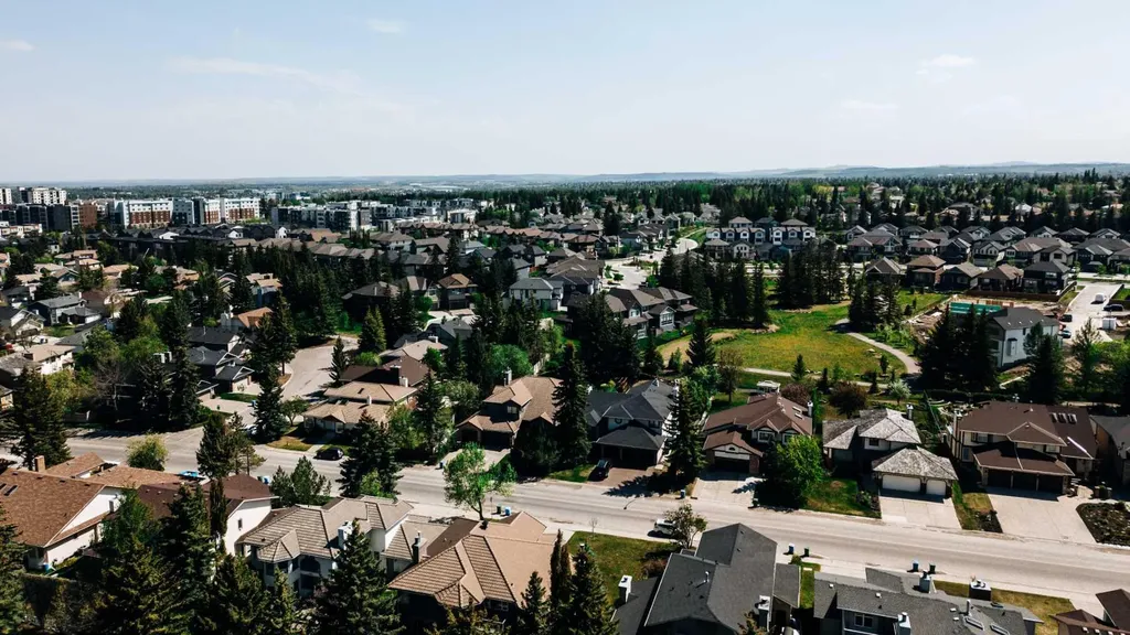 876 Shawnee Drive SW Calgary AB T2Y 1X3