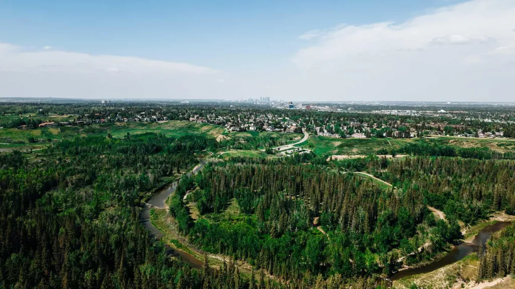 876 Shawnee Drive SW Calgary AB T2Y 1X3