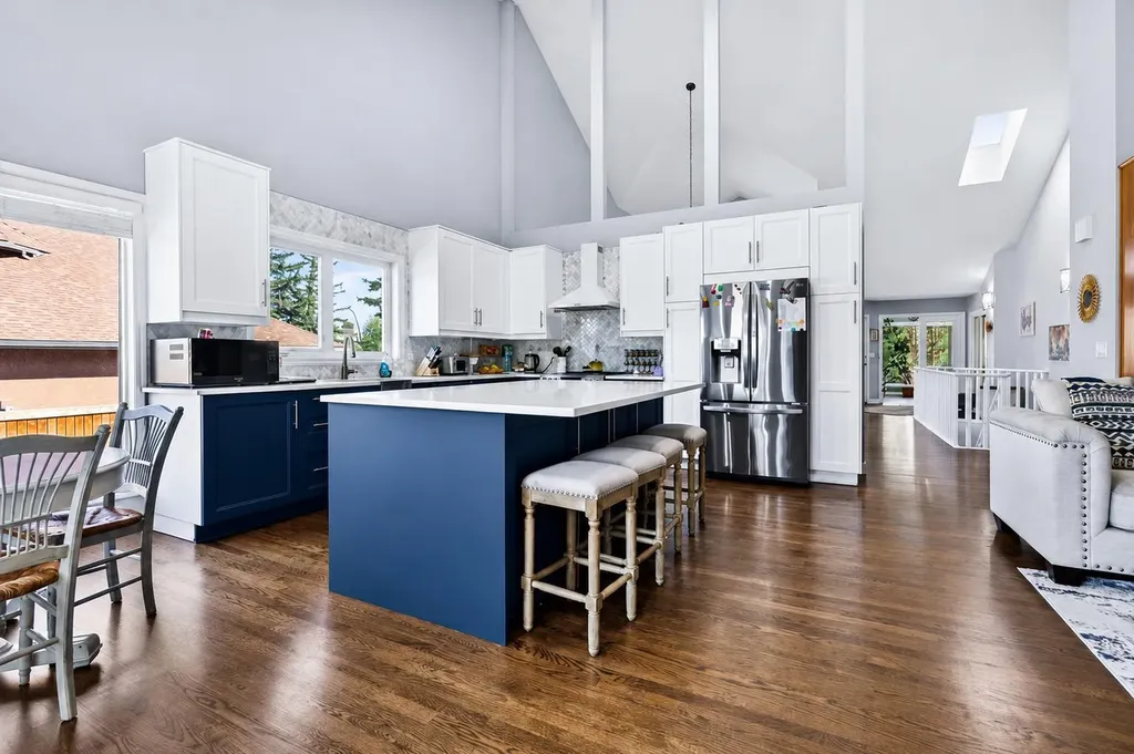 876 Shawnee Drive SW Calgary AB T2Y 1X3