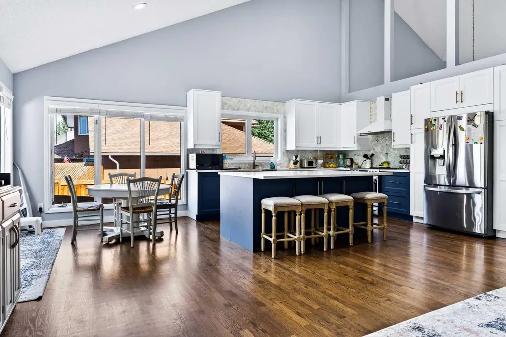 876 Shawnee Drive SW Calgary AB T2Y 1X3