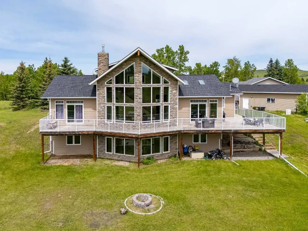 209033 Plummers Road W Rural Foothills County AB T1S 3H7