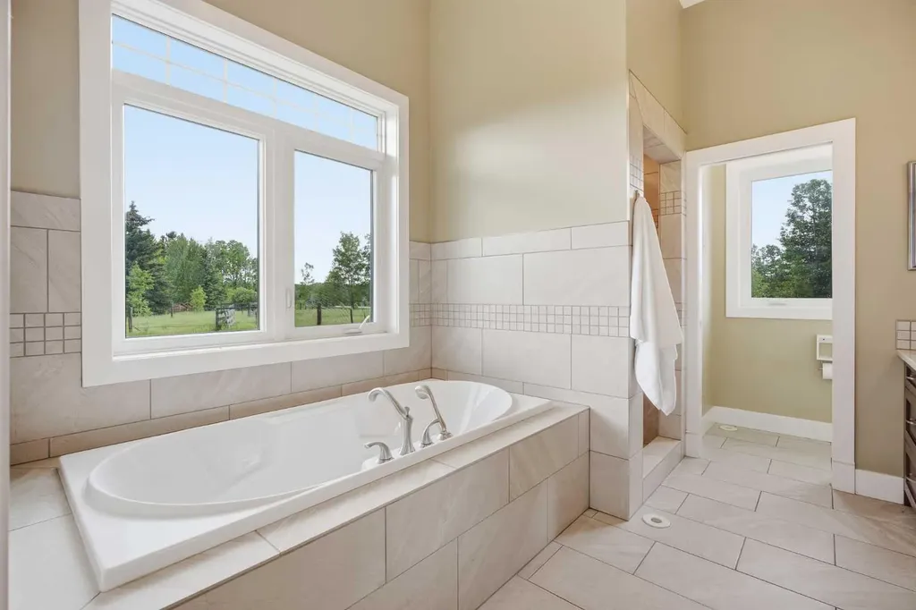 209033 Plummers Road W Rural Foothills County AB T1S 3H7