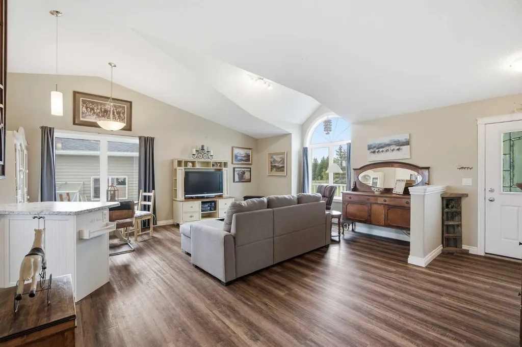 209033 Plummers Road W Rural Foothills County AB T1S 3H7