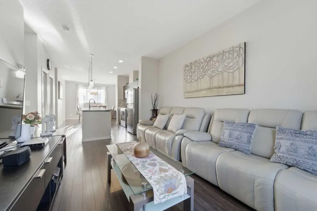 131 Copperpond Row SE Calgary AB T2Z 1H3
