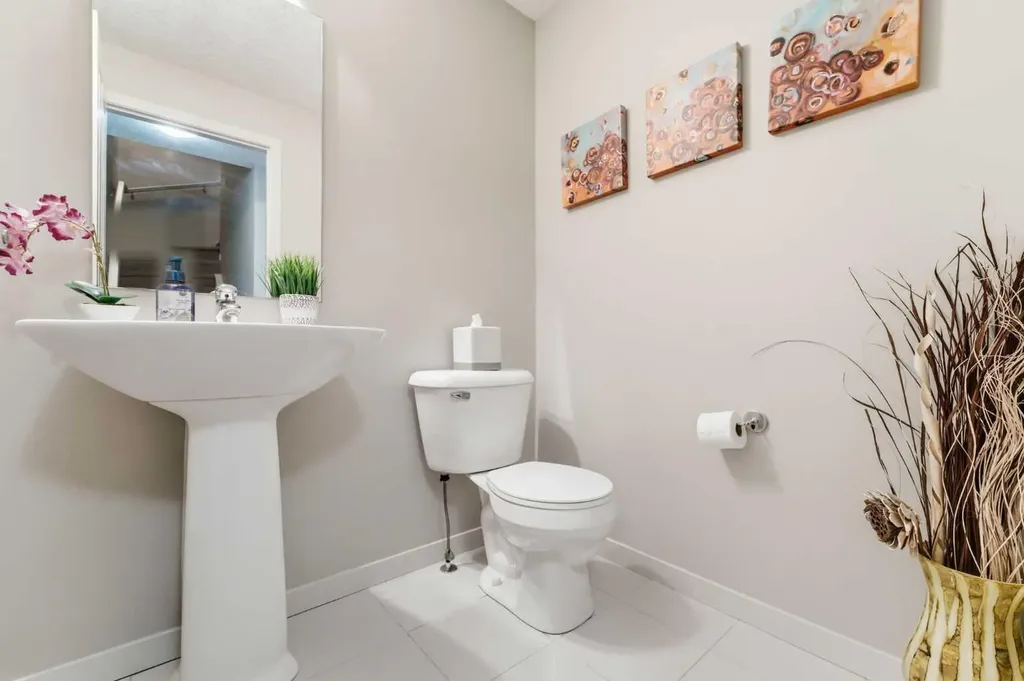 131 Copperpond Row SE Calgary AB T2Z 1H3