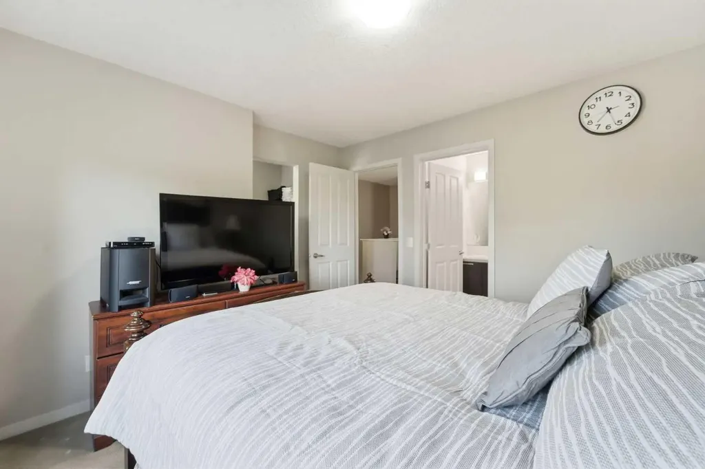 131 Copperpond Row SE Calgary AB T2Z 1H3