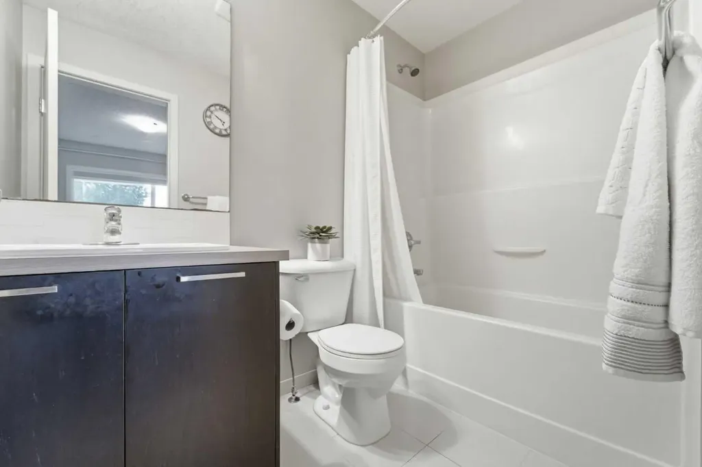 131 Copperpond Row SE Calgary AB T2Z 1H3