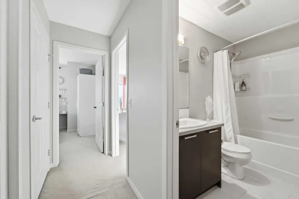131 Copperpond Row SE Calgary AB T2Z 1H3