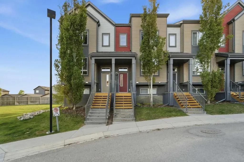 131 Copperpond Row SE Calgary AB T2Z 1H3