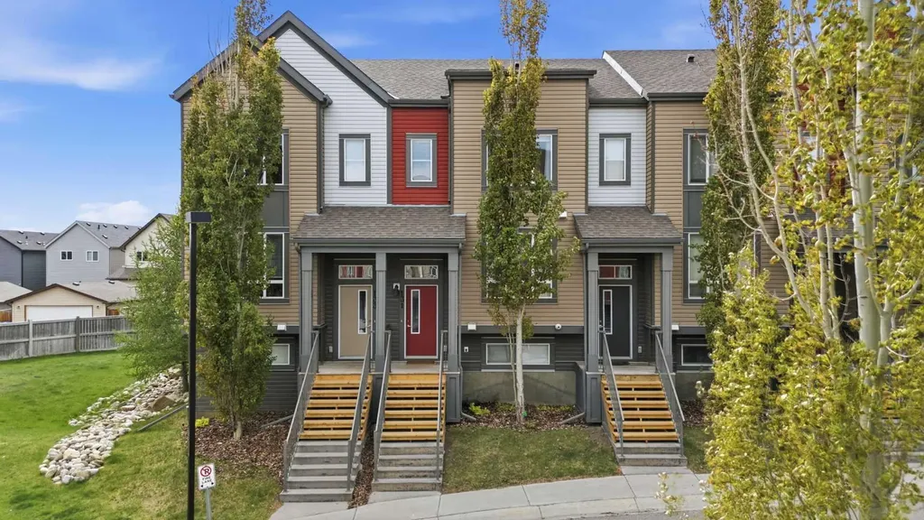 131 Copperpond Row SE Calgary AB T2Z 1H3