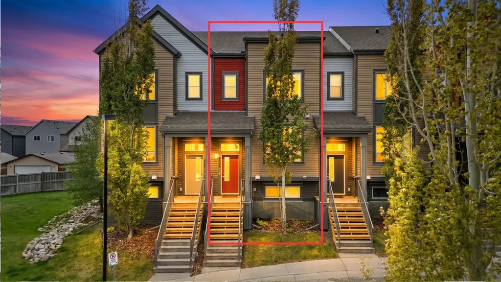 131 Copperpond Row SE Calgary AB T2Z 1H3