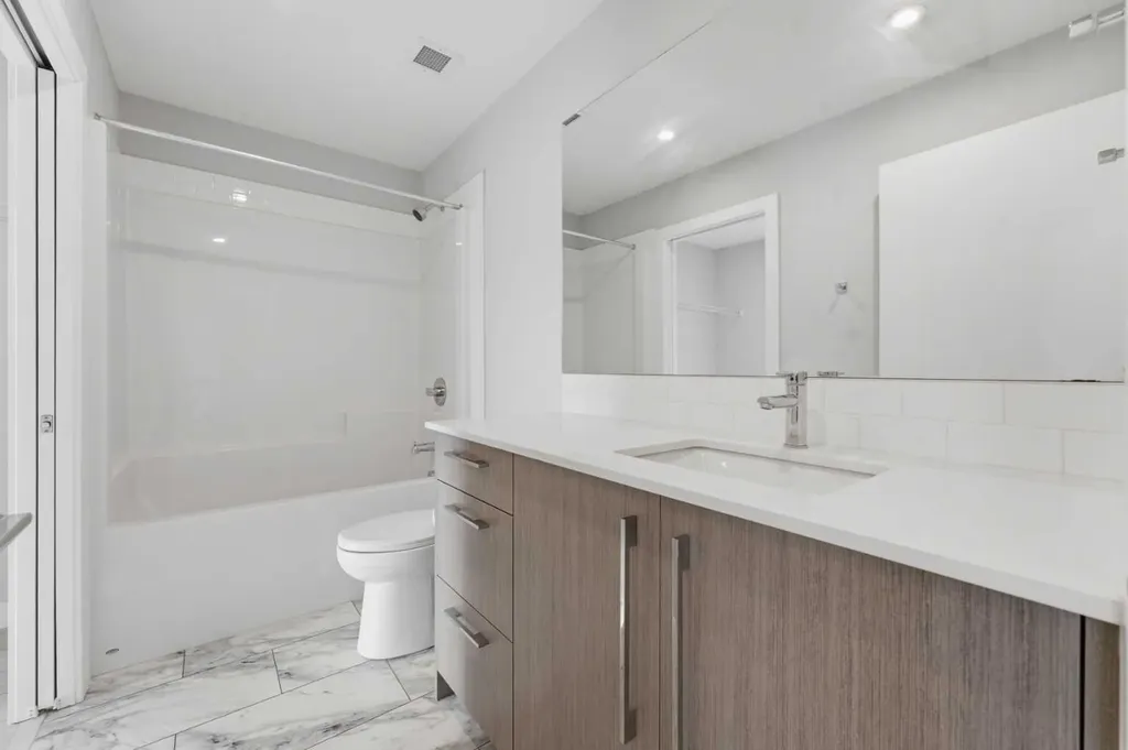 60 Skyview Ranch Road NE Calgary AB T3N 2J8
