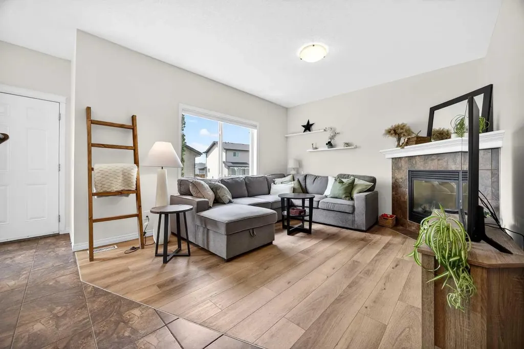 603 600 Carriage Lane Place Carstairs AB T0M 0N0
