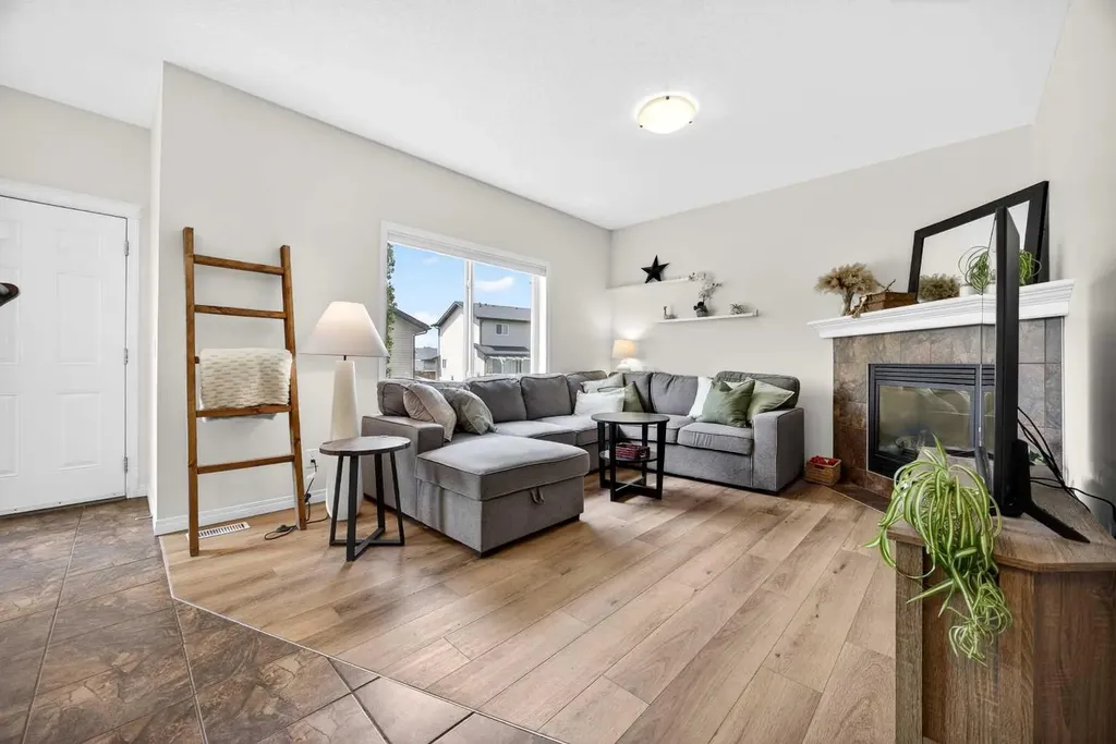 603 600 Carriage Lane Place Carstairs AB T0M 0N0