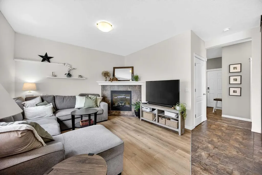 603 600 Carriage Lane Place Carstairs AB T0M 0N0