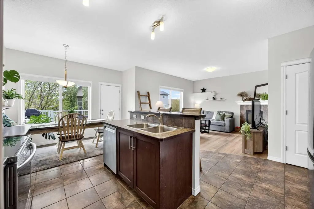 603 600 Carriage Lane Place Carstairs AB T0M 0N0