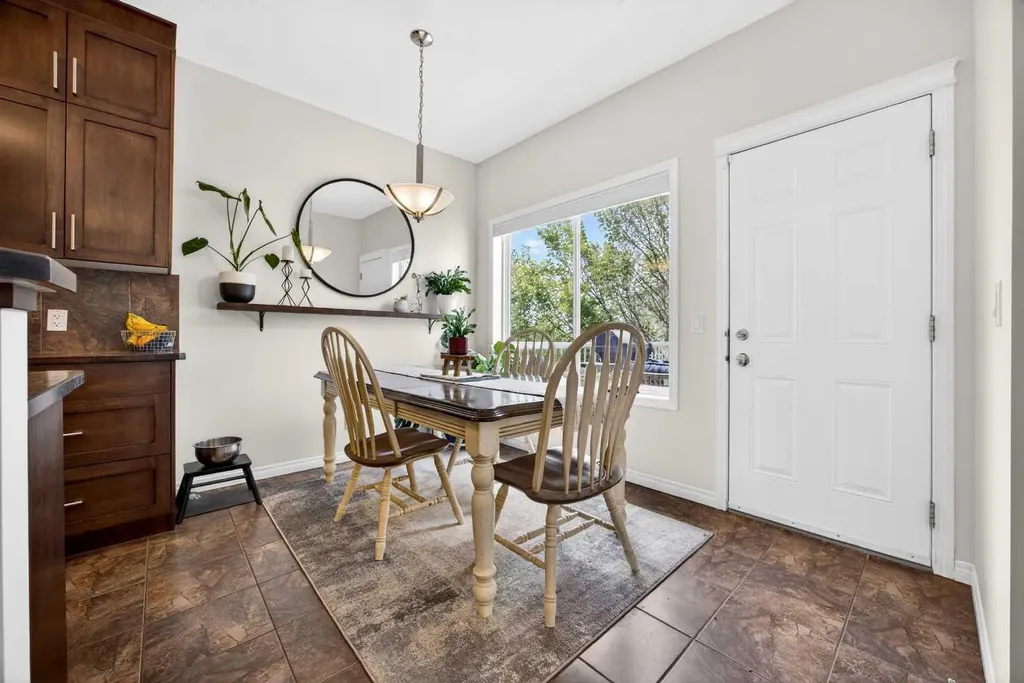 603 600 Carriage Lane Place Carstairs AB T0M 0N0