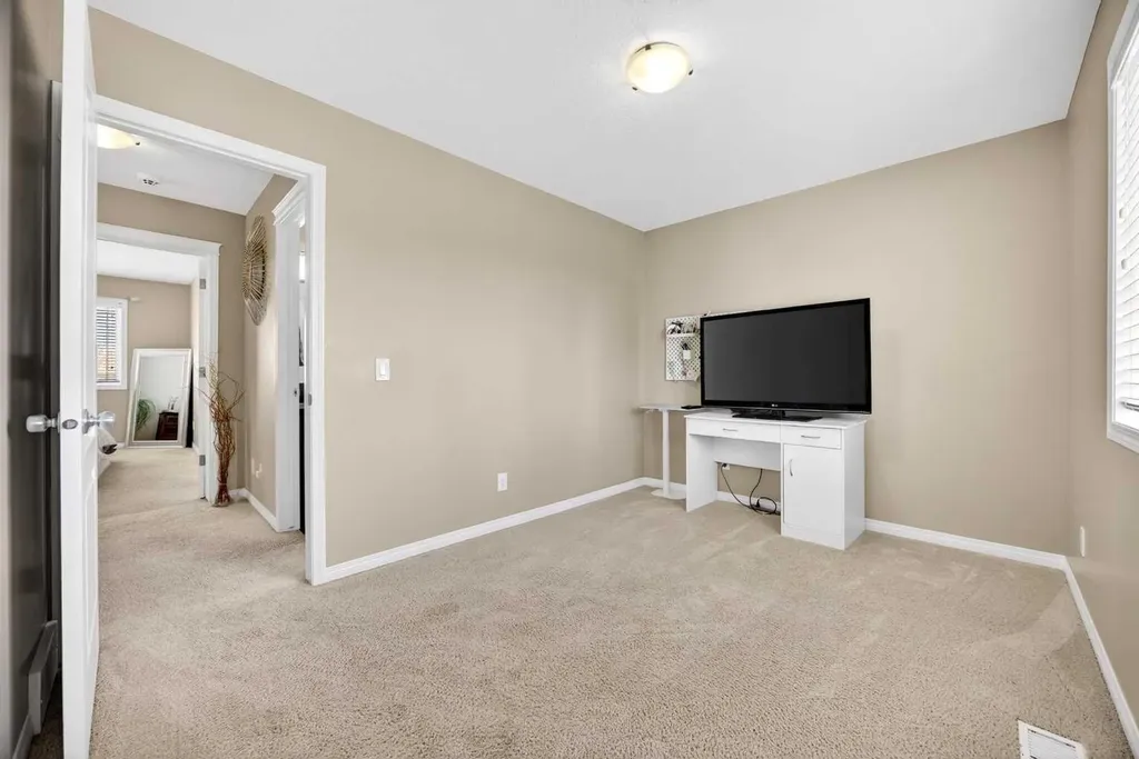 603 600 Carriage Lane Place Carstairs AB T0M 0N0