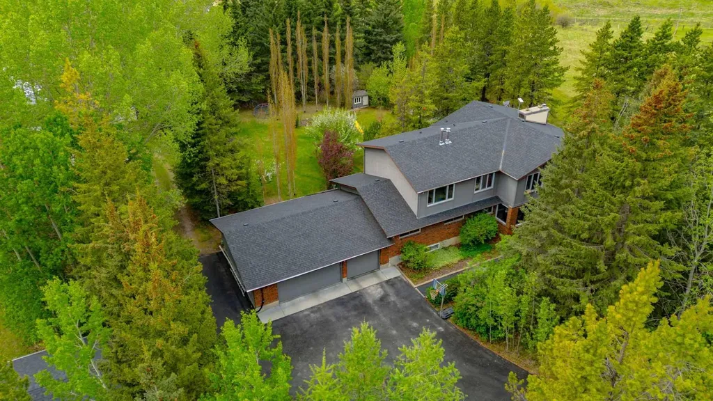 4 West Meadows Estates Road Rural Rocky View County AB T3Z 1M5