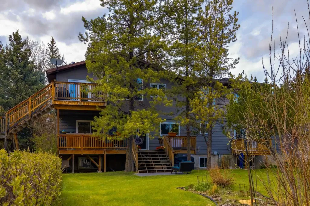 4 West Meadows Estates Road Rural Rocky View County AB T3Z 1M5